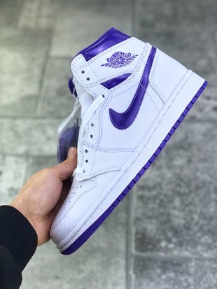
Air Jordan 1  “Court Purple”白紫
整体以白色为主调，鞋身上重要的细节都以紫色点缀，白紫主题与刚刚发售的 Air Jordan 4 “Purple Metallic” 感觉上非常相似
尺码：36-46
货号：CD0461-151