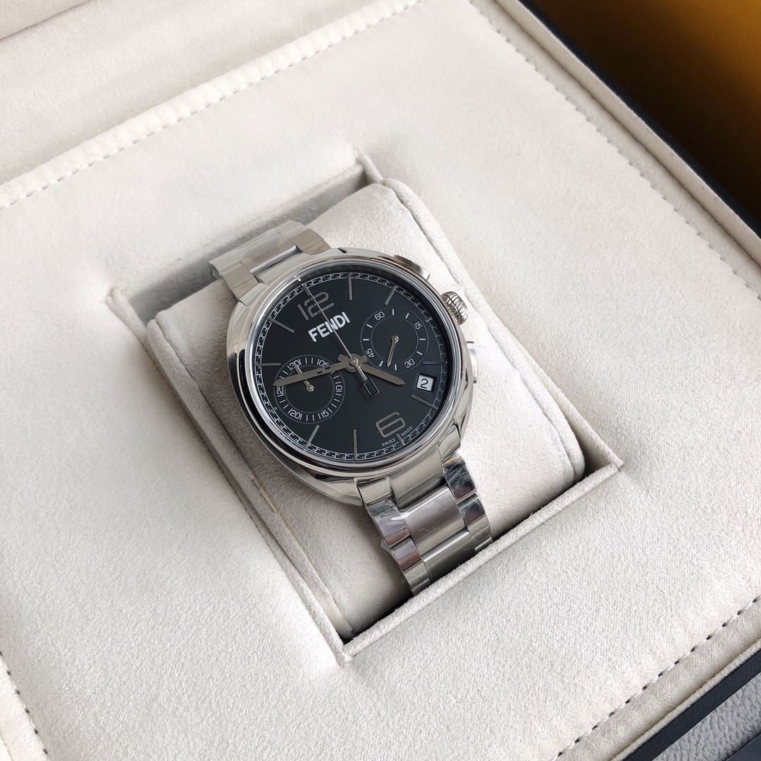 Часы Fendi