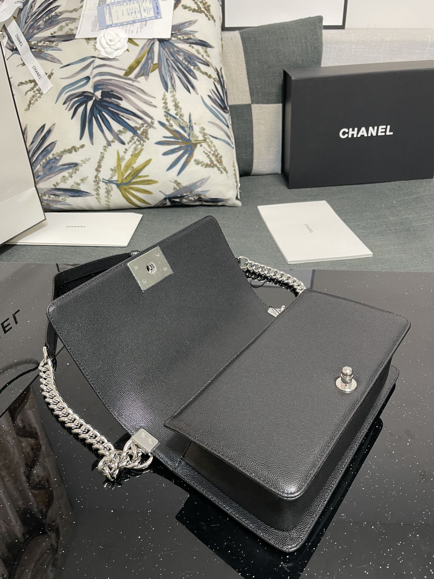 Chanel Le Boy Flap Bag, 9.8 Inches, Quilted Leather with Ruthenium Hardware 8 i1617085871 2218 6