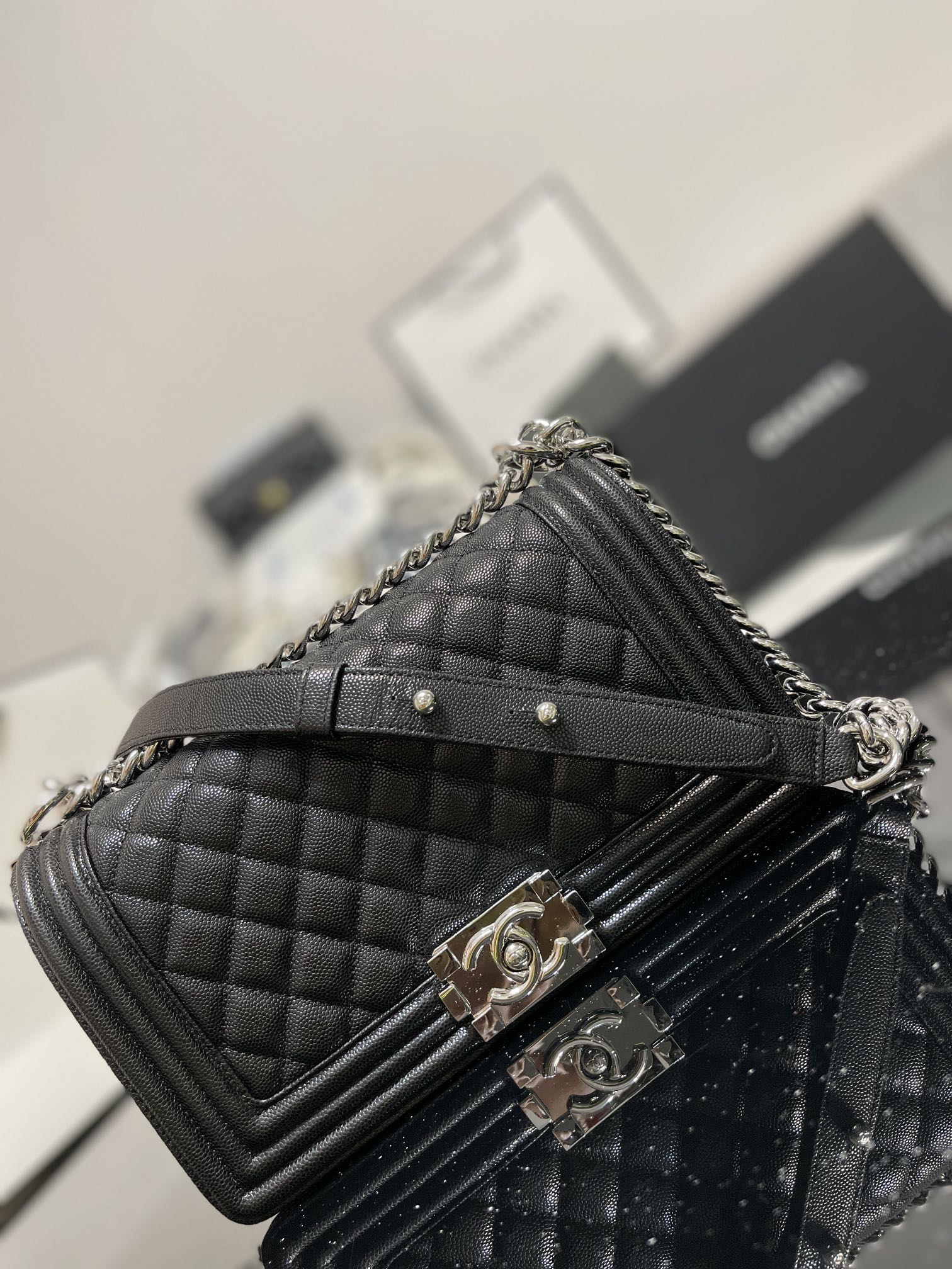 Chanel Le Boy Flap Bag, 9.8 Inches, Quilted Leather with Ruthenium Hardware 4 i1617085871 376 2
