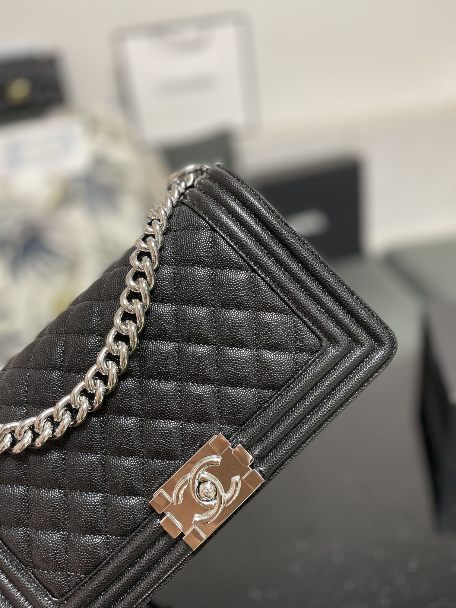 Chanel Le Boy Flap Bag, 9.8 Inches, Quilted Leather with Ruthenium Hardware 6 i1617085871 437 4