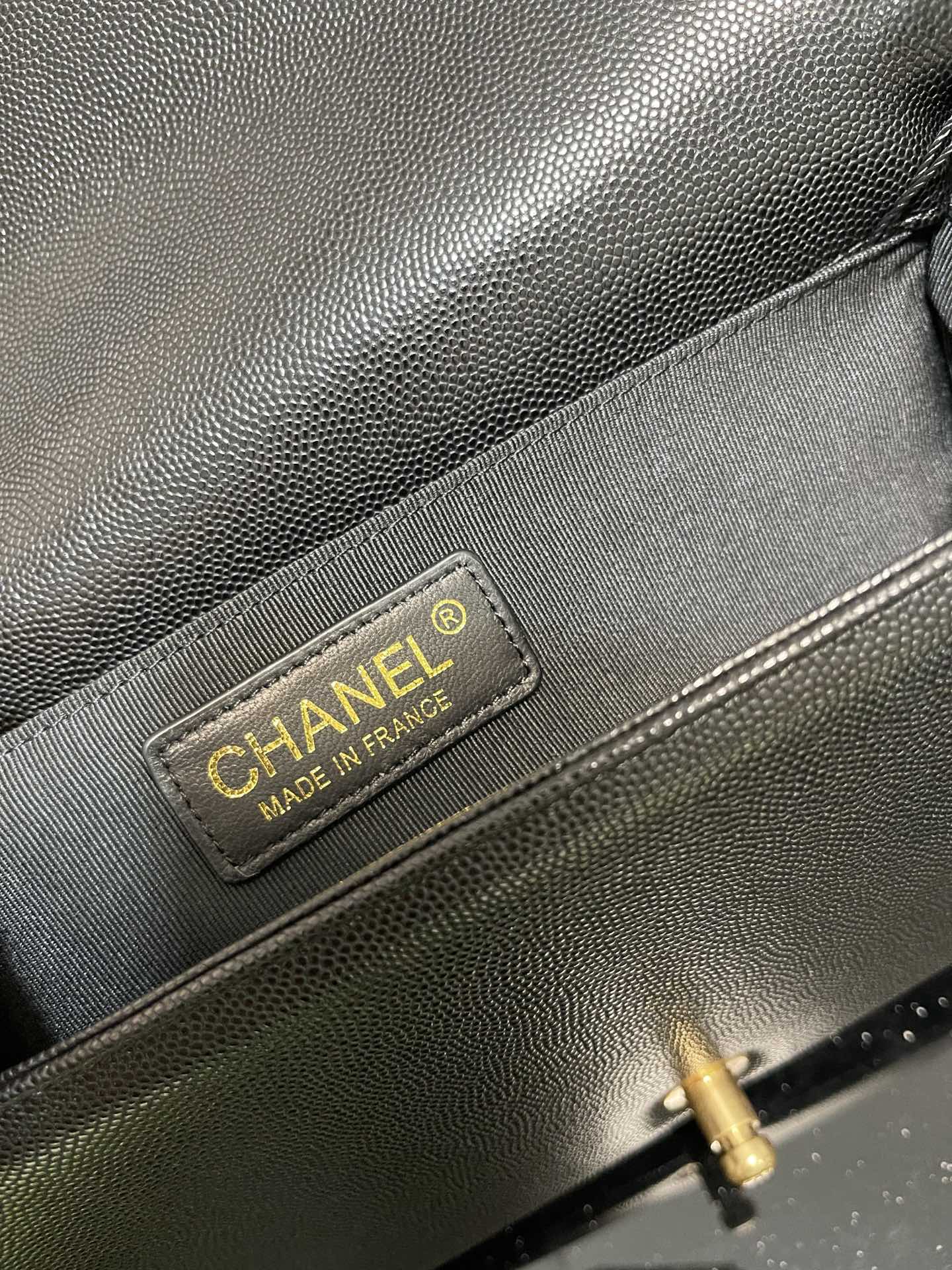 Chanel Boy Bag 25cm Black Grained Calfskin Gold-Tone Metal 10 i1617086315 8130 8