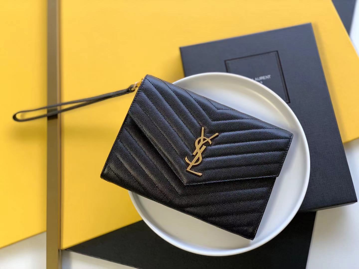 Caviar Envelope Clutch Bag Wrist Strap Zipper Unisex