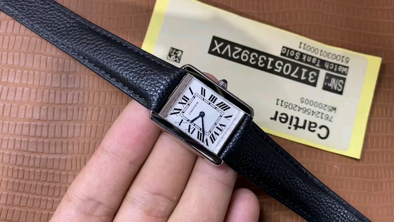 Cartier 超薄皮带坦克女表视频欣赏