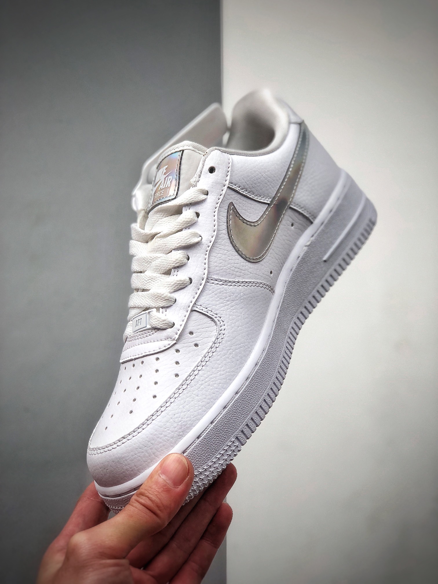 180 NIKE FORCE空军一号运动休闲板鞋 CJ1646-100