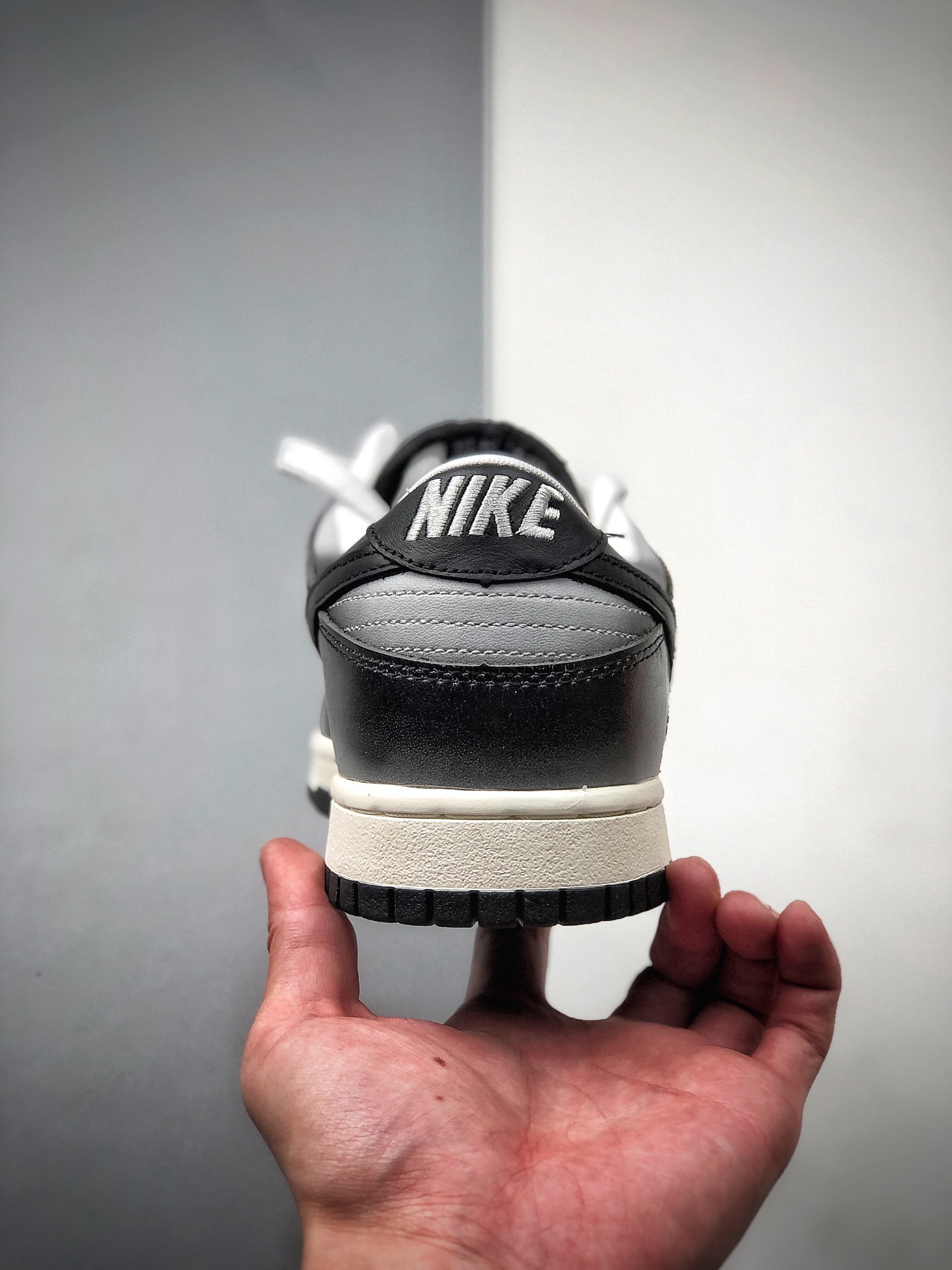 350  Nike Dunk LOW HAZE 黑灰 DUNK SB”全称是DUNK LOW(HI) PRO SB 306793-101