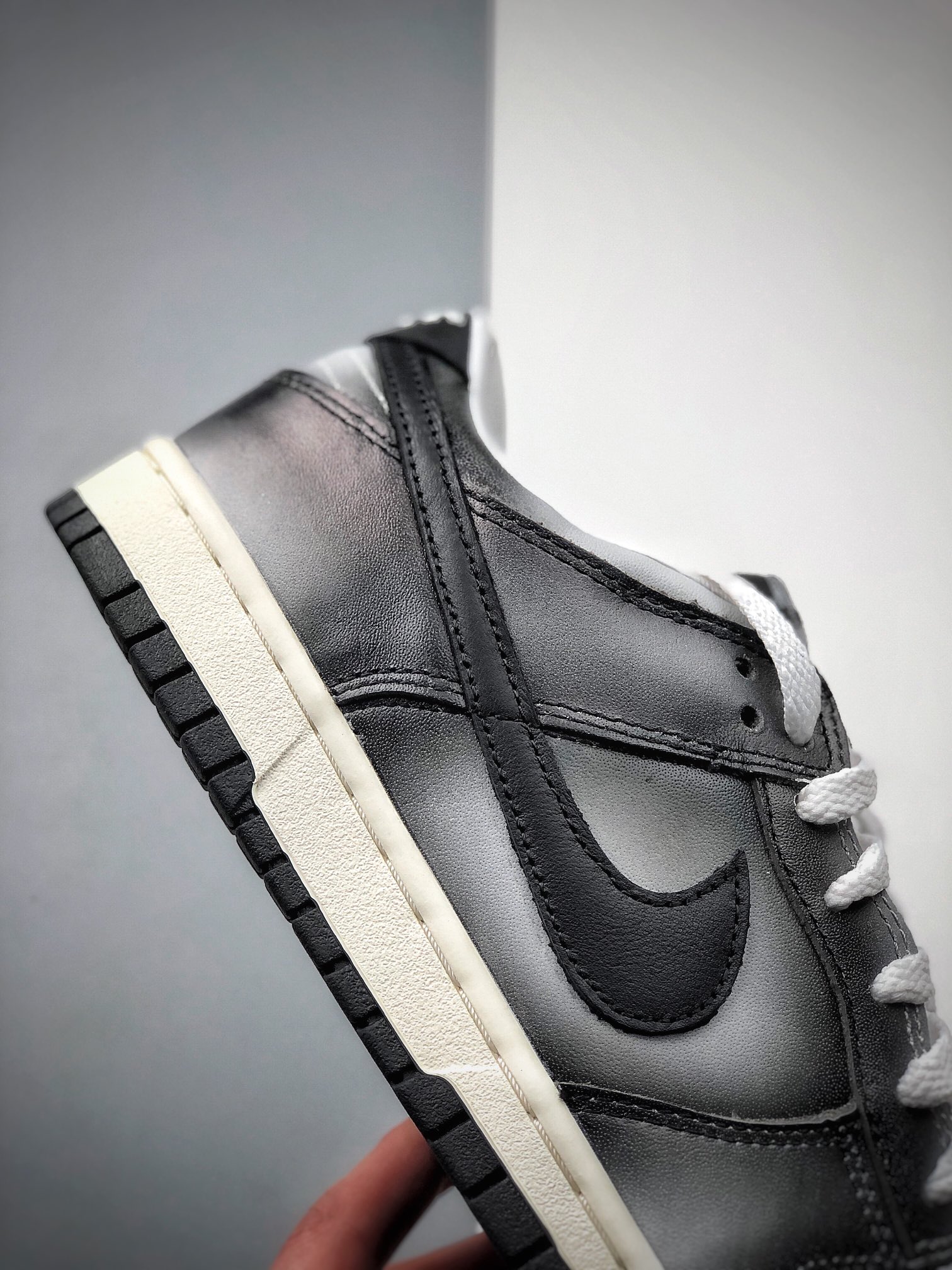 350  Nike Dunk LOW HAZE 黑灰 DUNK SB”全称是DUNK LOW(HI) PRO SB 306793-101