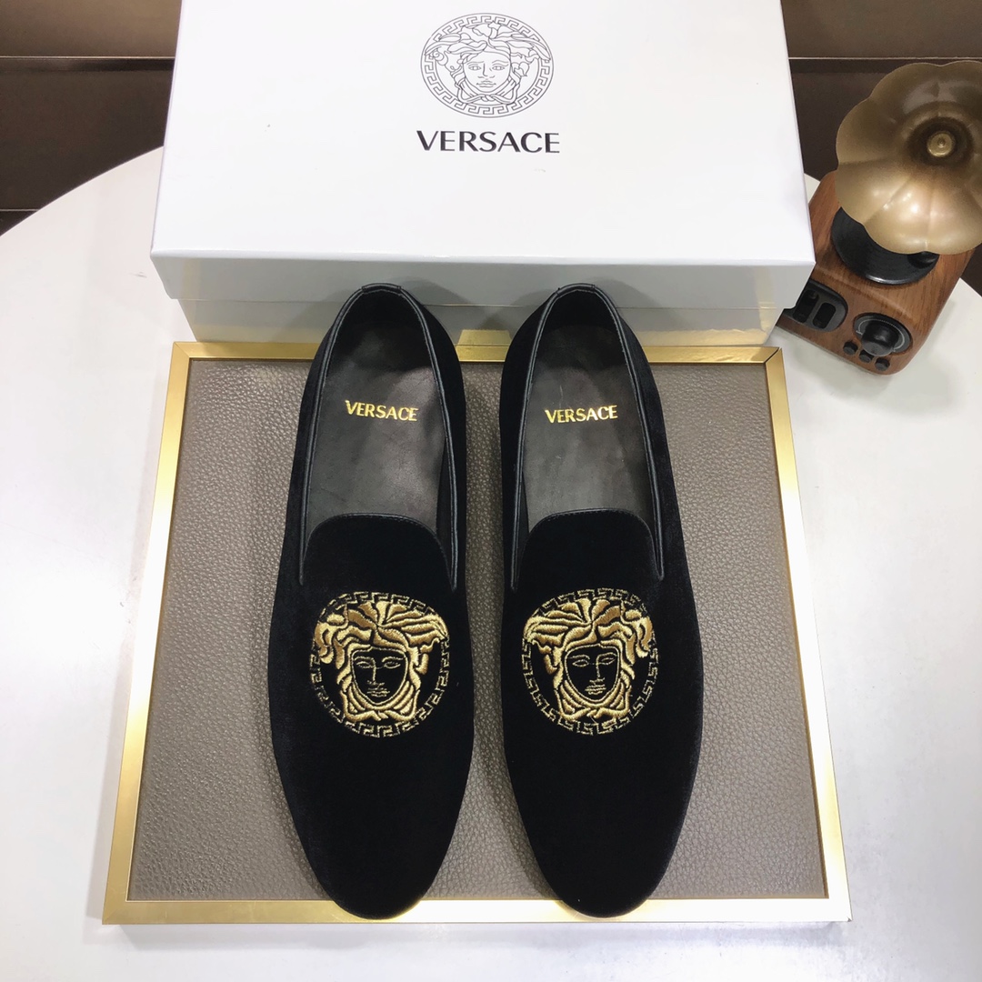 J0 范思哲全牛里🍀范思哲专柜同步上市， 男鞋、😘面料精选进口丝光牛皮，全牛皮内里 🏿原版开模防滑橡胶大底，精美线条、简约大气