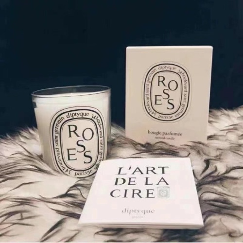Diptyque Roses Scented Candle, 190g - Floral Aroma 1 Diptyque Roses Scented Candle, 190g - Floral Aroma for Home Décor