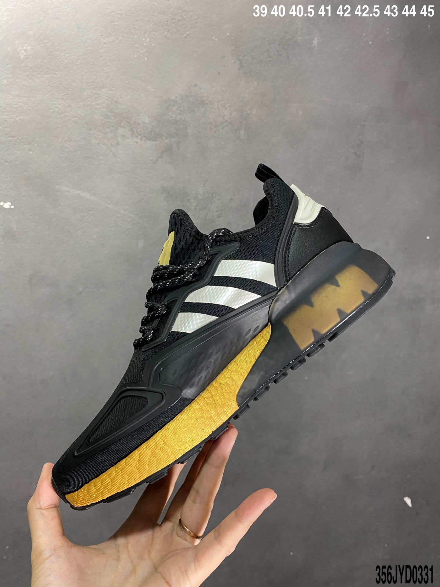 170.缓震跑鞋 易烊千玺同款 Adidas Originals ZX 2K Boost 全新爆米花缓震休闲运动跑鞋FZ3323