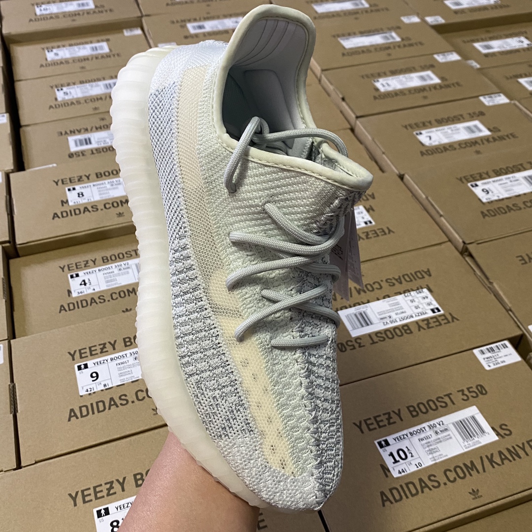 Yeezy350冰蓝满天星尺码36-