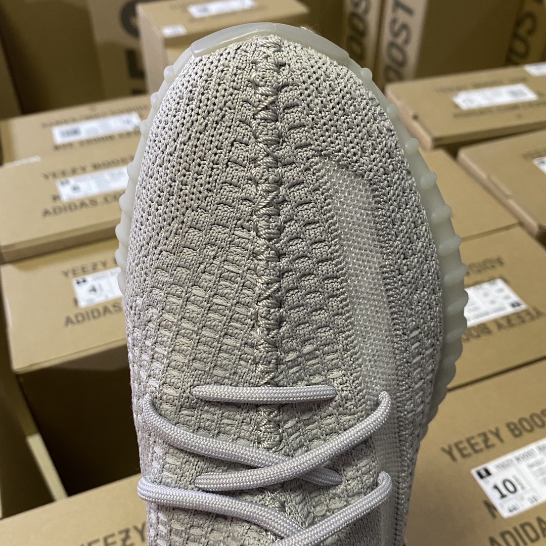 Yeezy350尾灯尺码36-48总