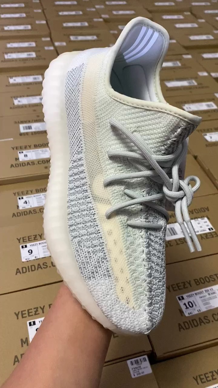 Yeezy350冰蓝满天星尺码36-