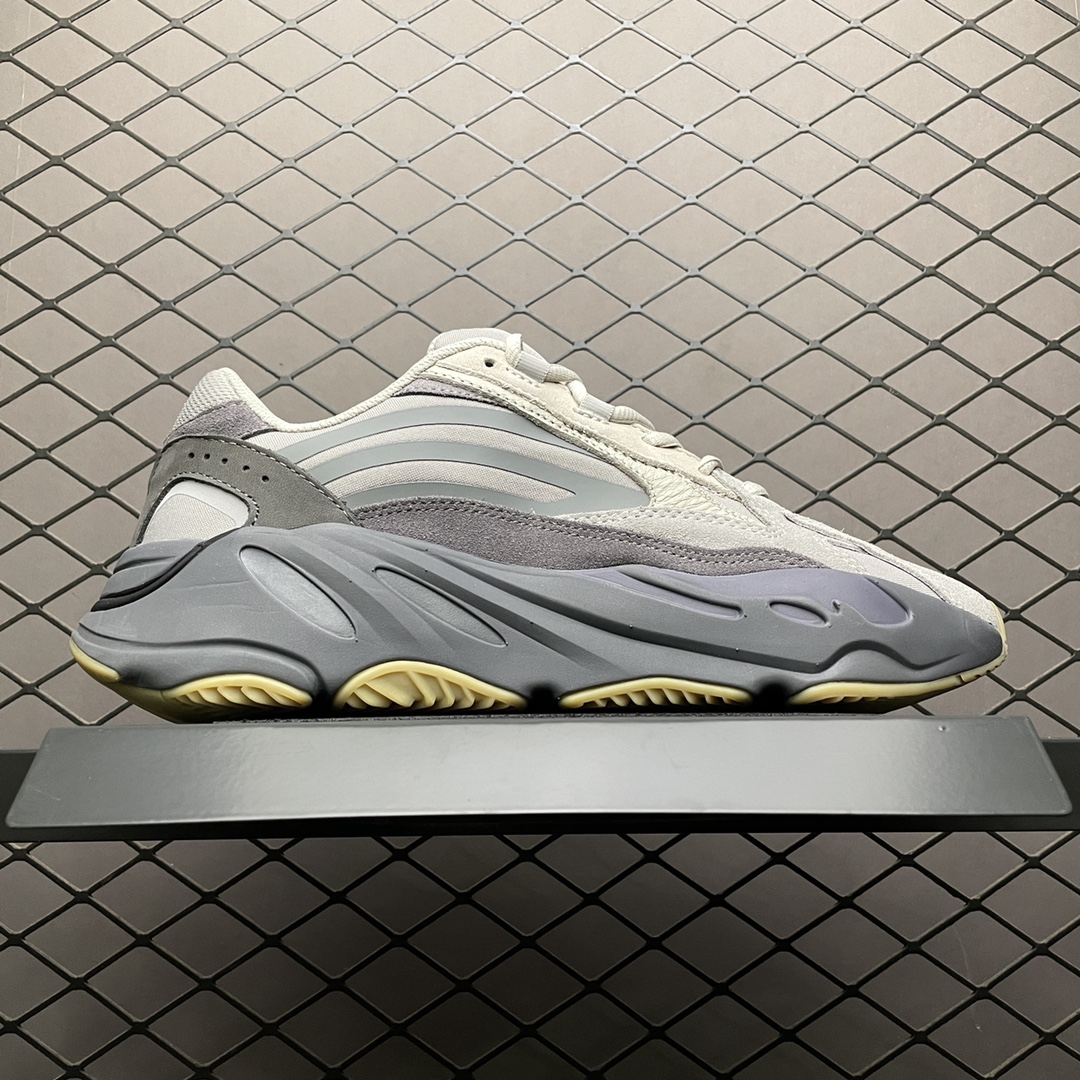 300 AD 阿迪 YEEZY Boost 700V2  侃爷椰子700V2 ” Tephra ” 火山灰 FU7914