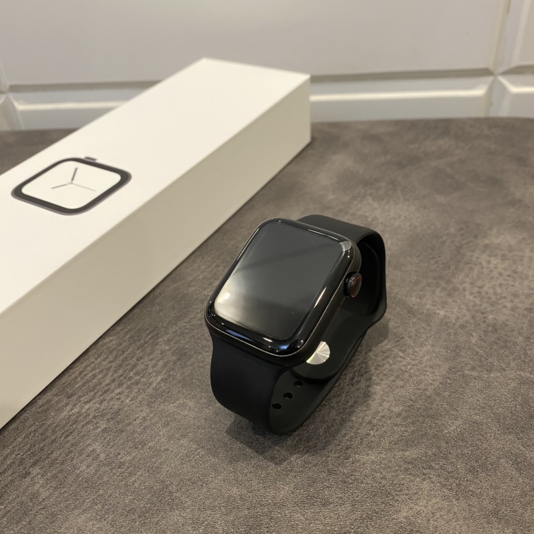 本地放💰160 利润自己加
苹果iWatch6+ 智能手表 ln高配版
全网独家开模 市面最逼近原装的智能手表
全新UI系统升级 支持自定义壁纸 主题‼️
带支付宝支付功能 支持定位查找手表!
独立开发app 多款主题持续更新 免费提供下载!
升级IPS全面屏 屏占比达95% 接近原装!
IP6级别防水 表带跟正品通用 可自由更换!
可打电话 支持血压心率心电血氧体温睡眠监测,支持久坐提醒、信息通知、抬手亮屏等
系统支持多国语言 可供外贸出口!
配件清单# 表盘+硅胶表带+说明书+磁吸充电线
售后保修三个月 外观不磨损 屏幕保护膜不撕开可退换!