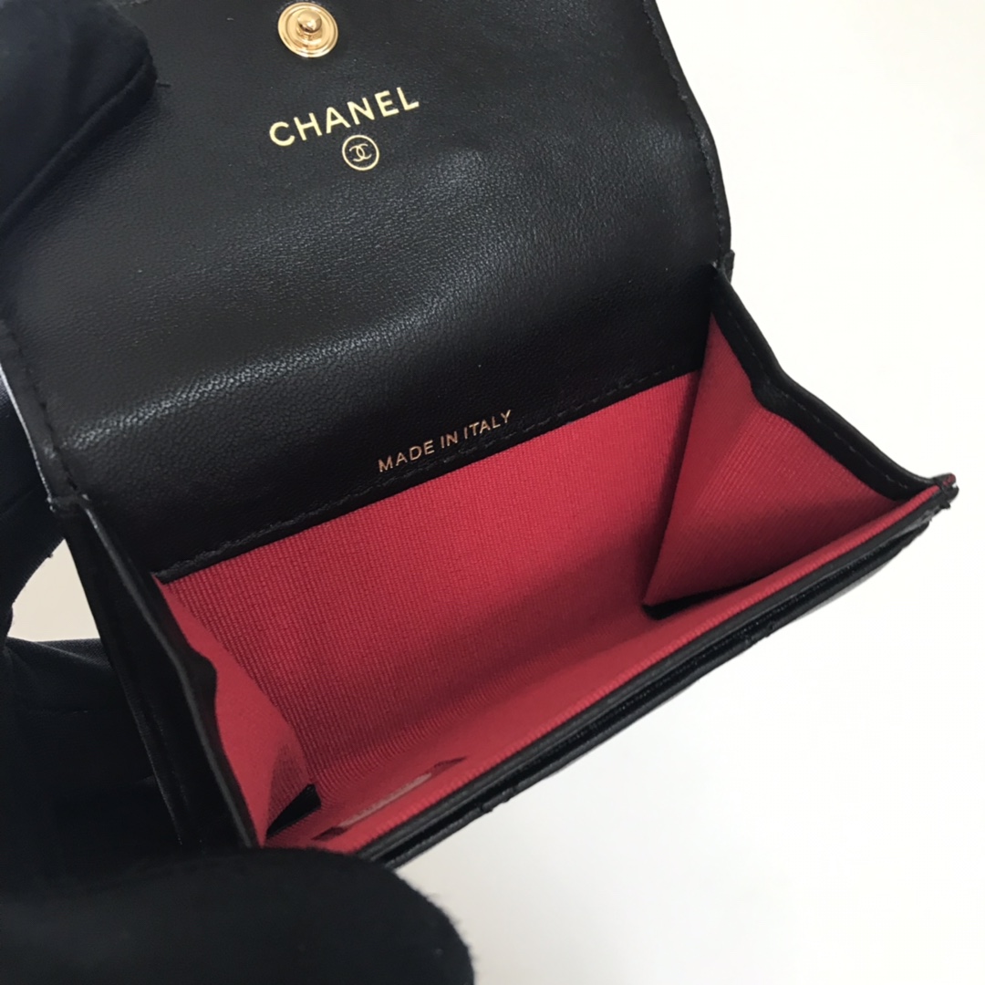 Chanel 升级版大格子盖头卡包 款号Ap3759