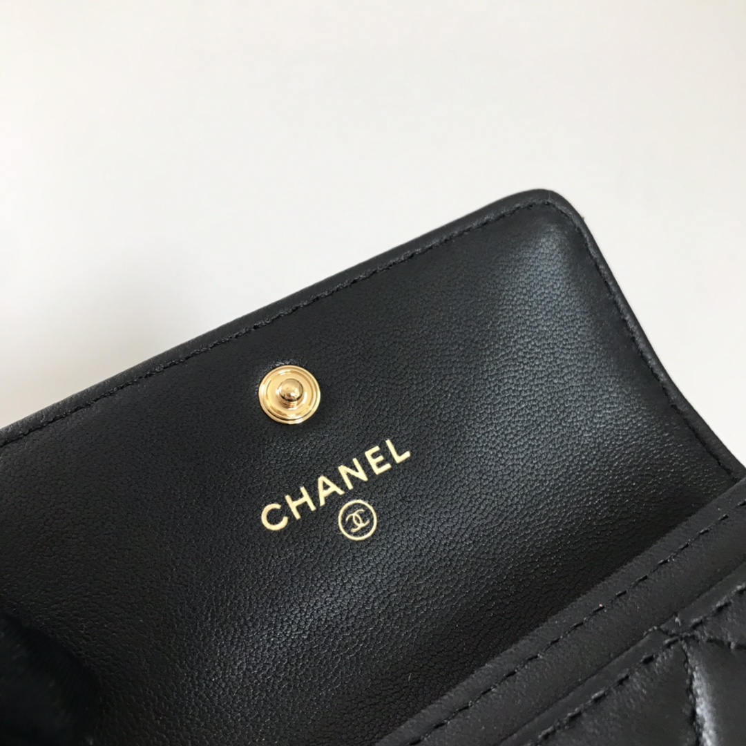 Chanel 升级版大格子盖头卡包 款号Ap3759