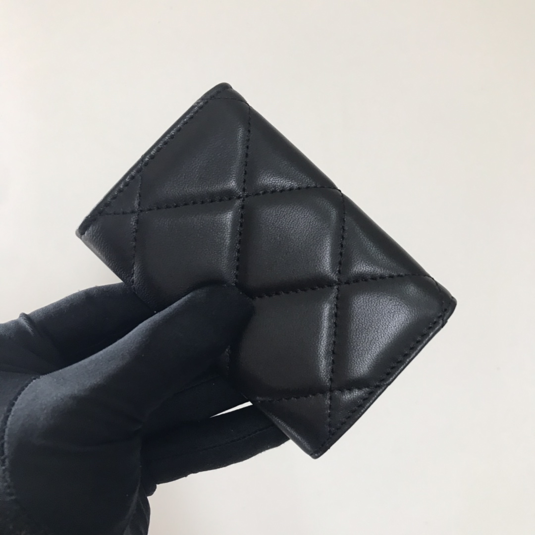 Chanel 升级版大格子盖头卡包 款号Ap3759