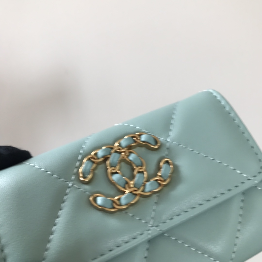 Chanel 升级版大格子盖头卡包 款号Ap3759
