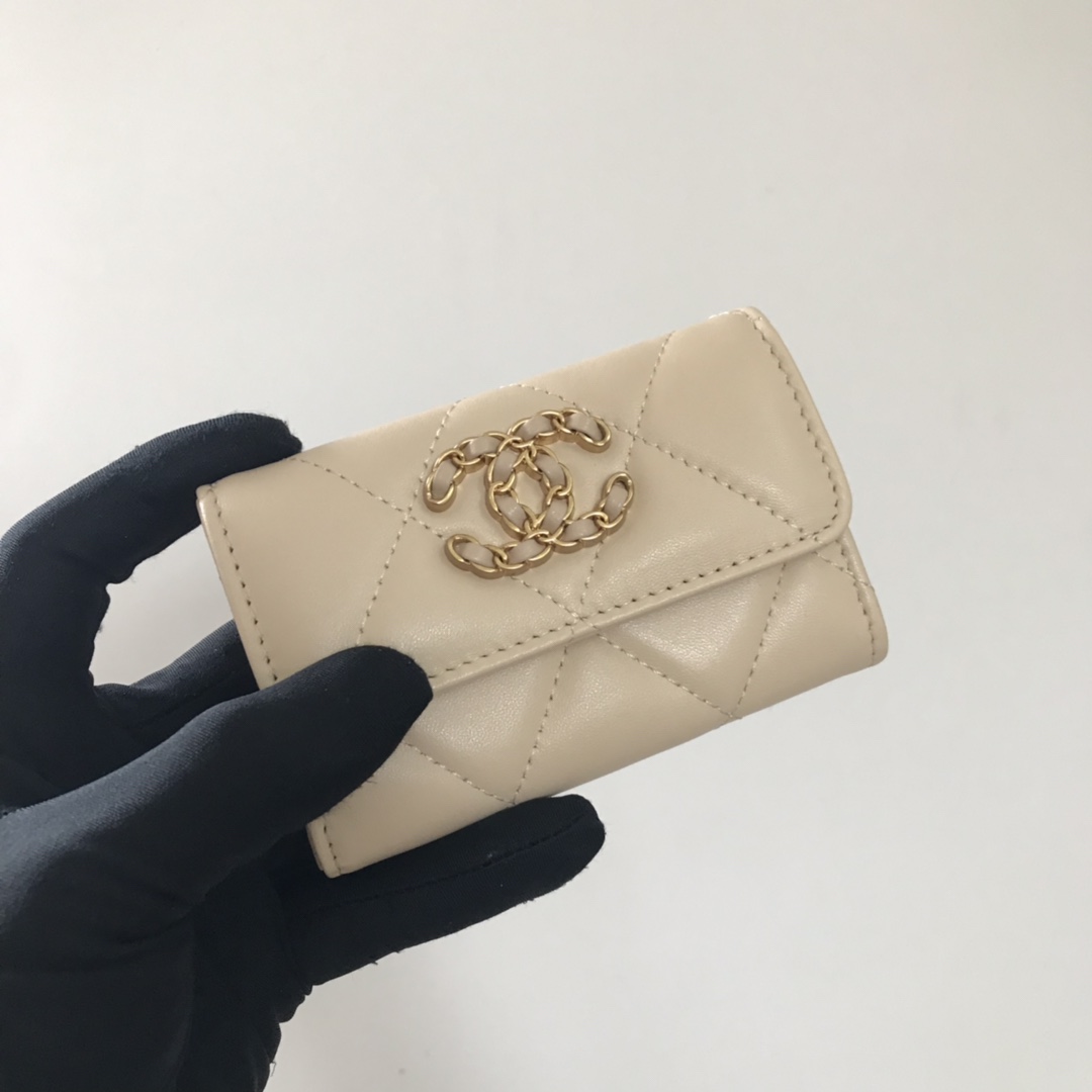 Chanel 升级版大格子盖头卡包 款号Ap3759