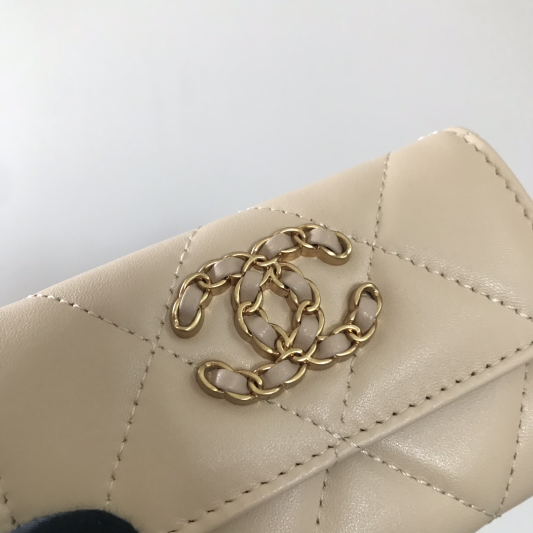 Chanel 升级版大格子盖头卡包 款号Ap3759