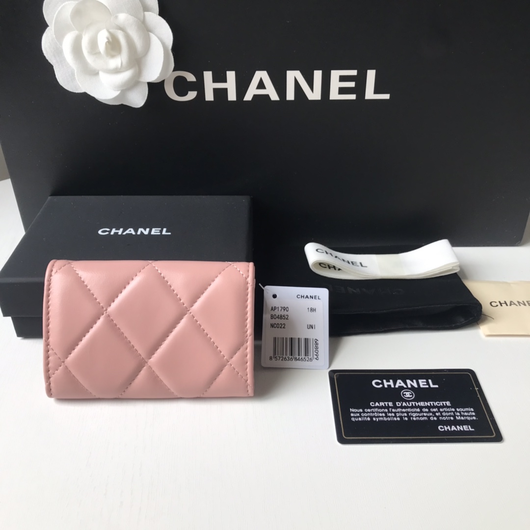 Chanel 升级版大格子盖头卡包 款号Ap3759
