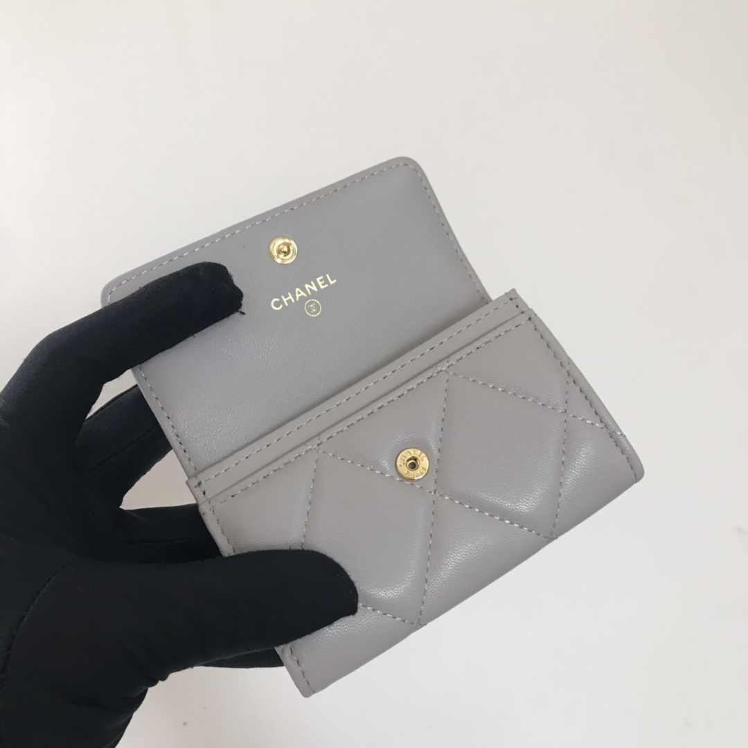 Chanel 升级版大格子盖头卡包 款号Ap3759