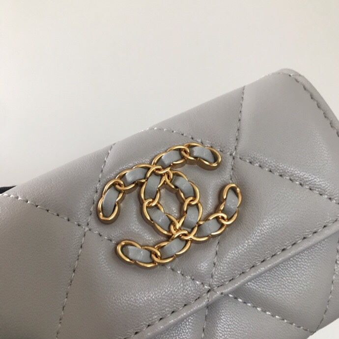 Chanel 升级版大格子盖头卡包 款号Ap3759