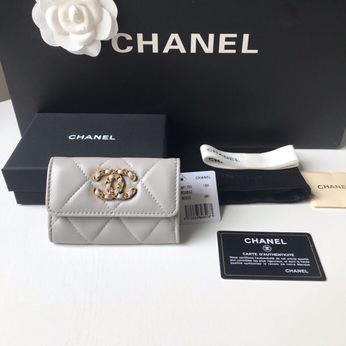 Chanel 升级版大格子盖头卡包 款号Ap3759