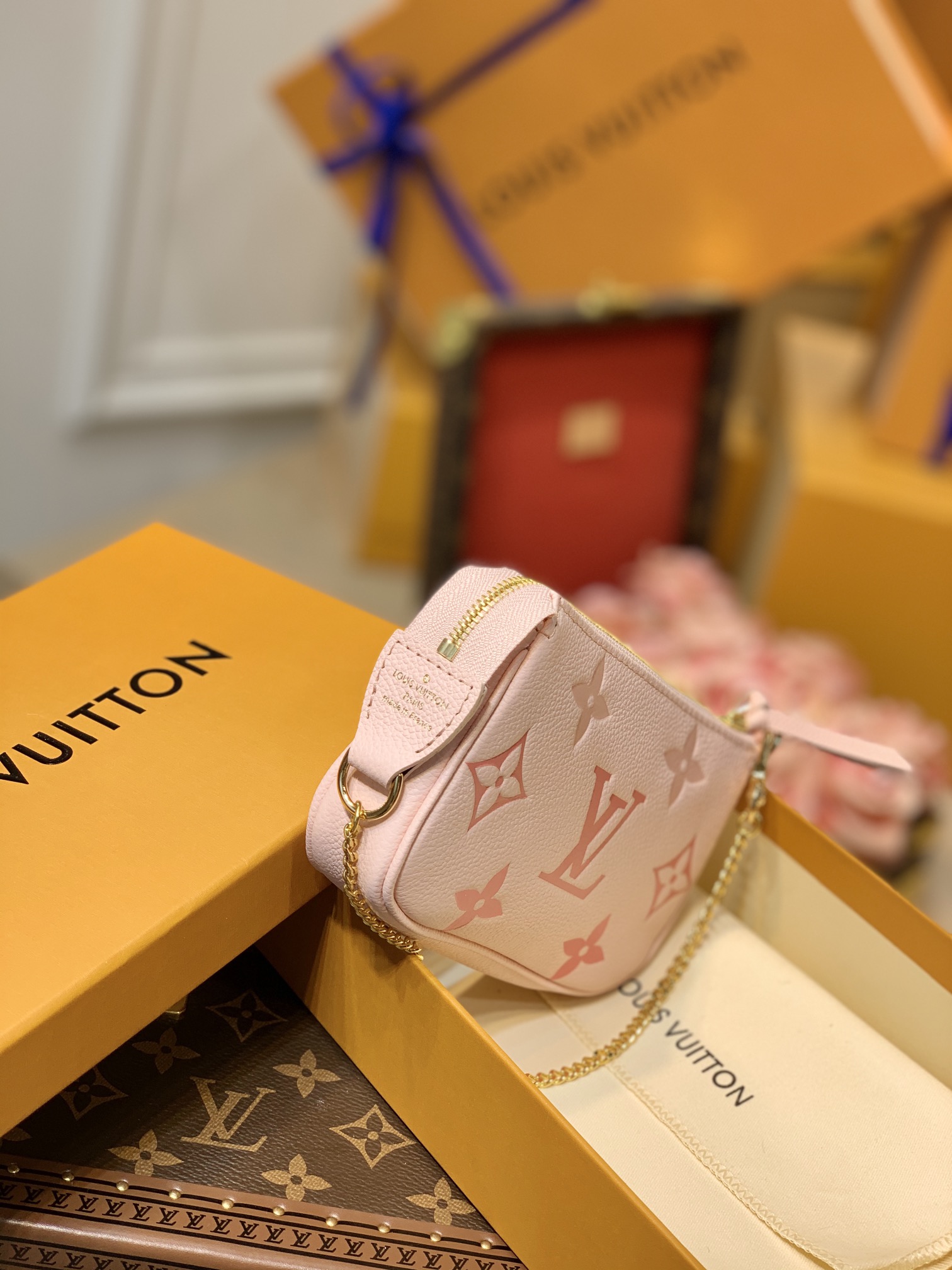 Louis Vuitton LV Mini Pochette Accessoires 手拿包 M80501腮红粉