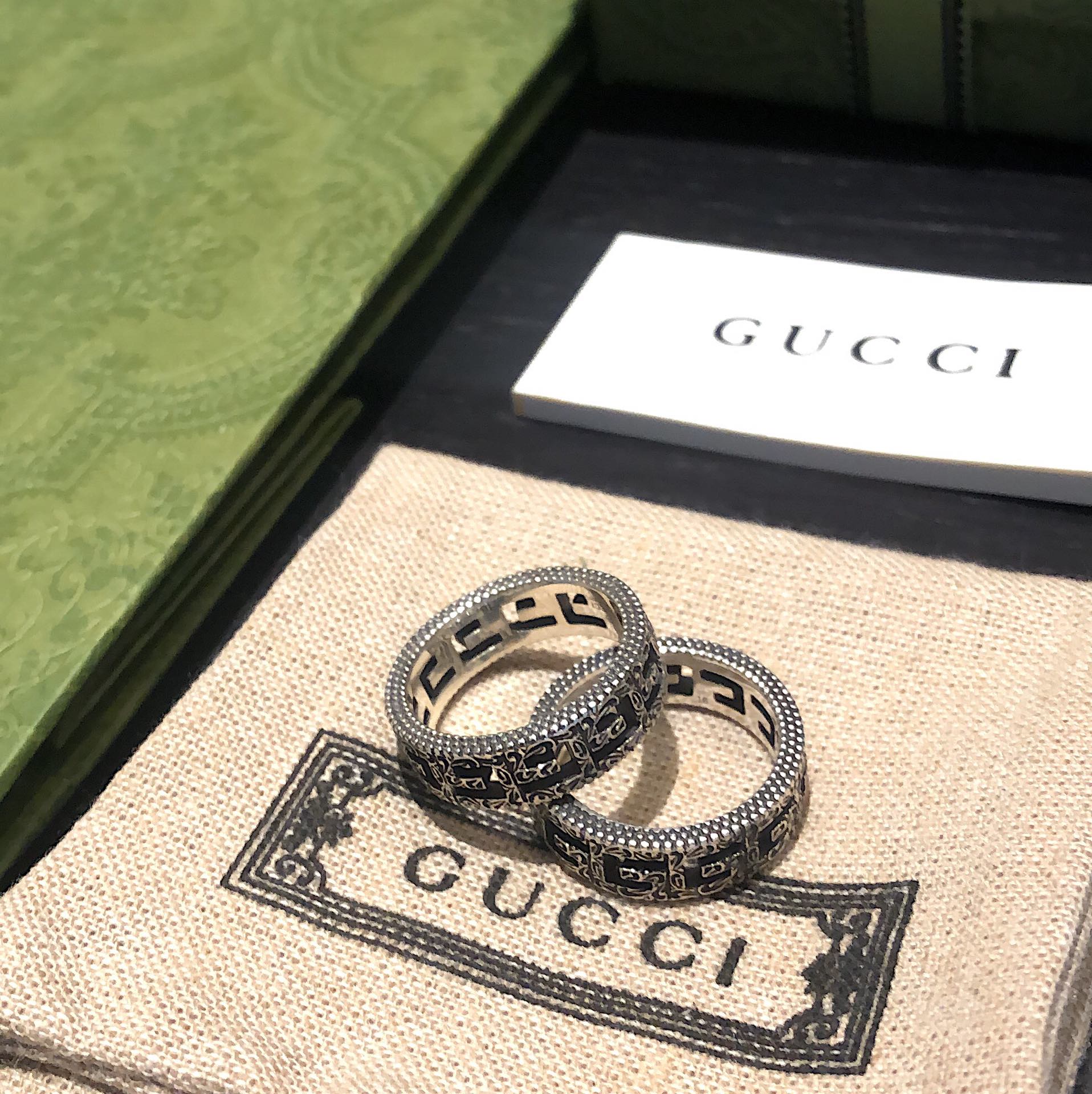 NO:102434,Square G pattern sterling silver ring, sterling silver made of old production effect, consistent authentic material, great, buy 1750 for counter, wear the version that cannot be distinguished from the counter, save a little money easily. Spot instant delivery 09#12#15#16#17#20#22#, Gucci ring, gucci, ring, pure silver19860909方形G图案纯银戒指 纯银做旧制作效果 一致正品材质 太赞了好不好 专柜购入1750 戴去专柜sa都的分别不出来的版本 轻轻松松省一笔钱.现货秒发 09#12#15#16#17#20#22#,古驰戒指,gucci,ring,pure silver,Jewelry