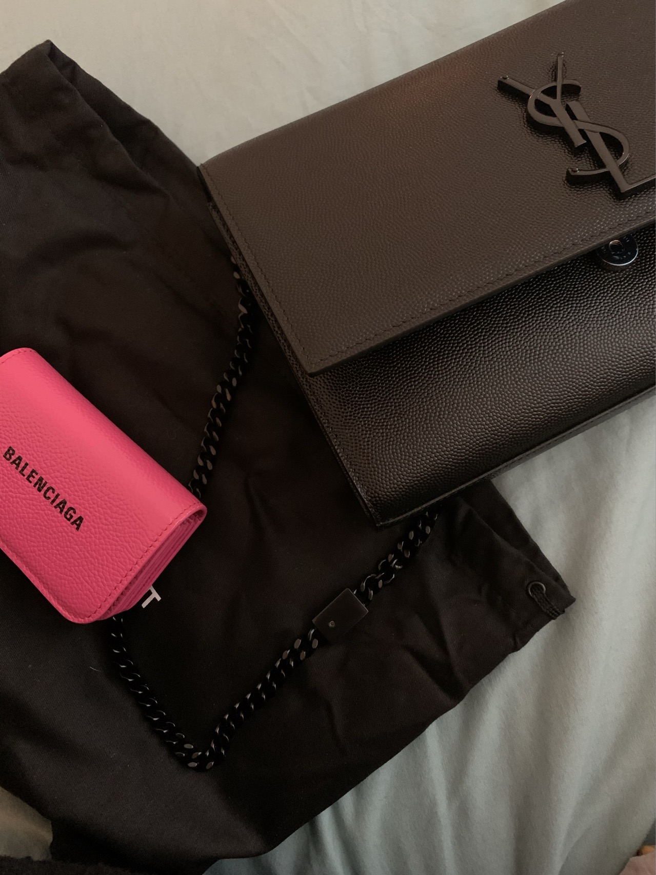 Saint laurent Ysl ๐ฒ๐๐๐ ๐ฎ๐ฐ๐๐ ้พๆกๅ
354021้ป่ฒ็็บน้ปๆฃ