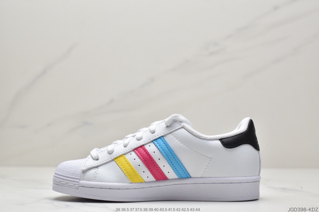 180 阿迪达斯Adidas三叶草 Originals Superstar”White/Red/Blue/Green”贝壳头经典百搭休闲运动板鞋“皮革白多色重叠三叶草刺绣LOGO”FU9521
