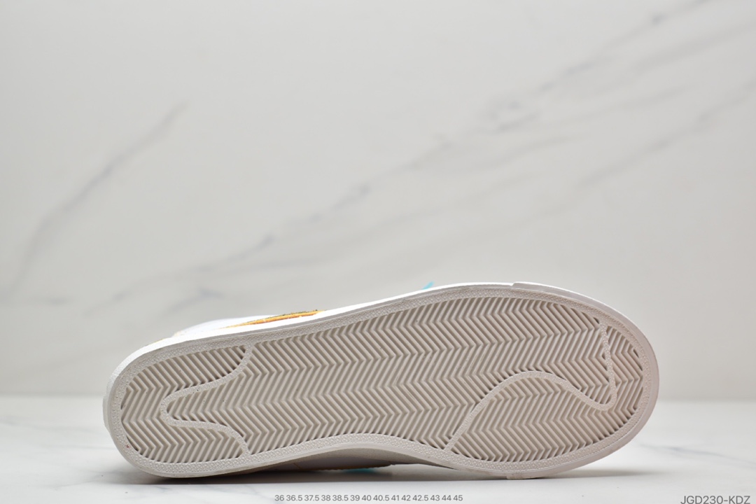 180  耐克 Nike Blazer  Mid VNTG QS 复古经典中帮开拓者休闲板鞋 DD9239