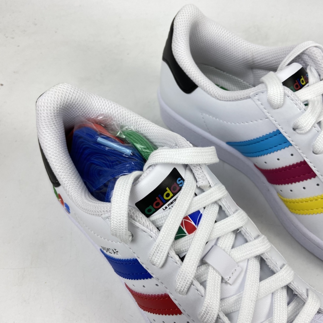 180  Originals Superstar”White/Red/Blue/Green” 三叶草贝壳头经典百搭休闲运动板鞋“皮革白多色重叠三叶草刺绣LOGO”FU9521