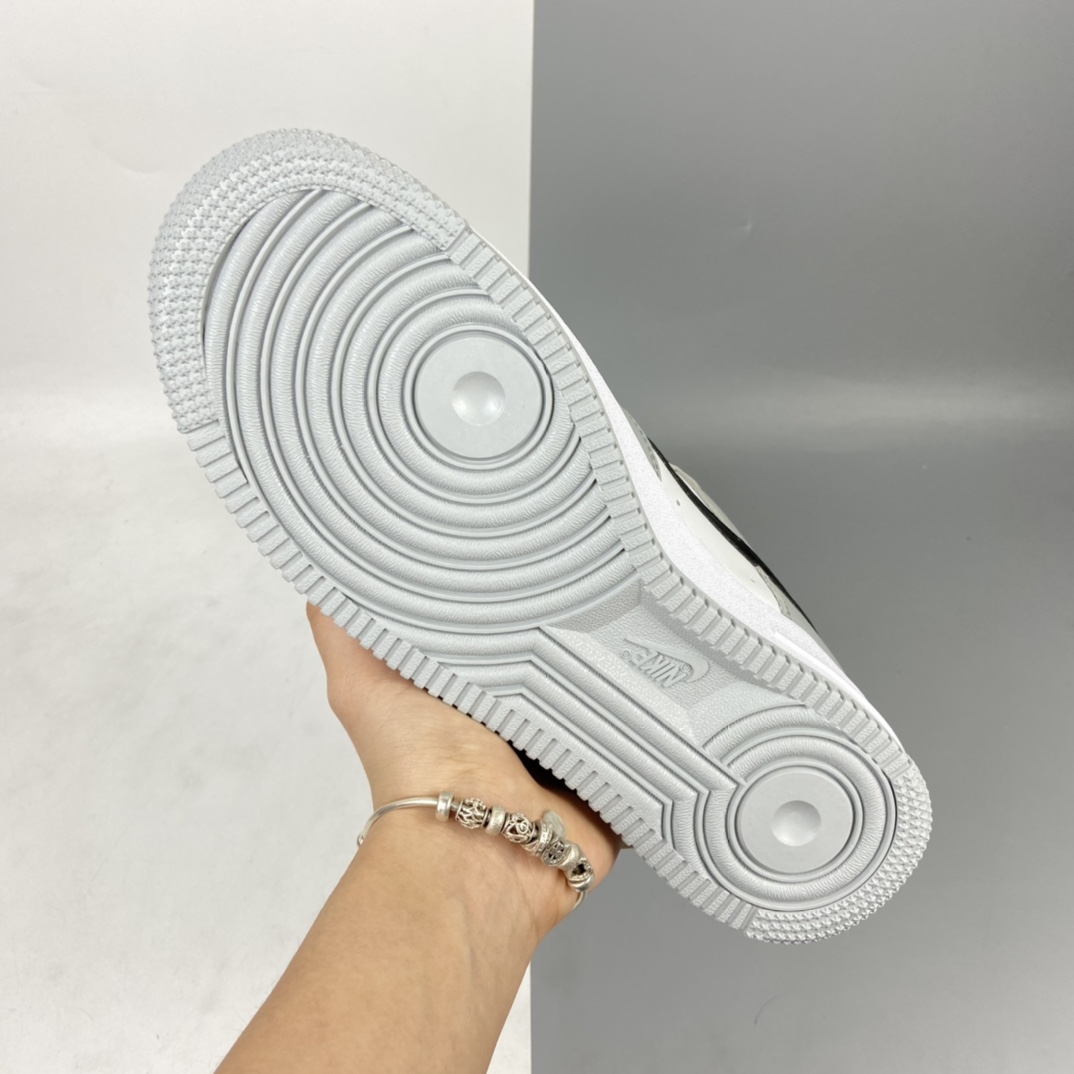 240 Nk Air Force 1 Low 空军一号烟灰配色头层低帮休闲板鞋 CN6403-105