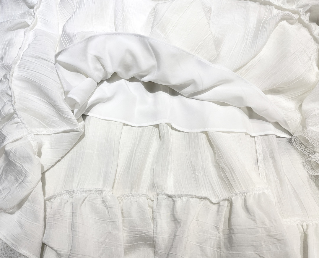 P690 One-Size-Fits-All Dress: Sweet Design with Retro Details in Precious White - 图片 8