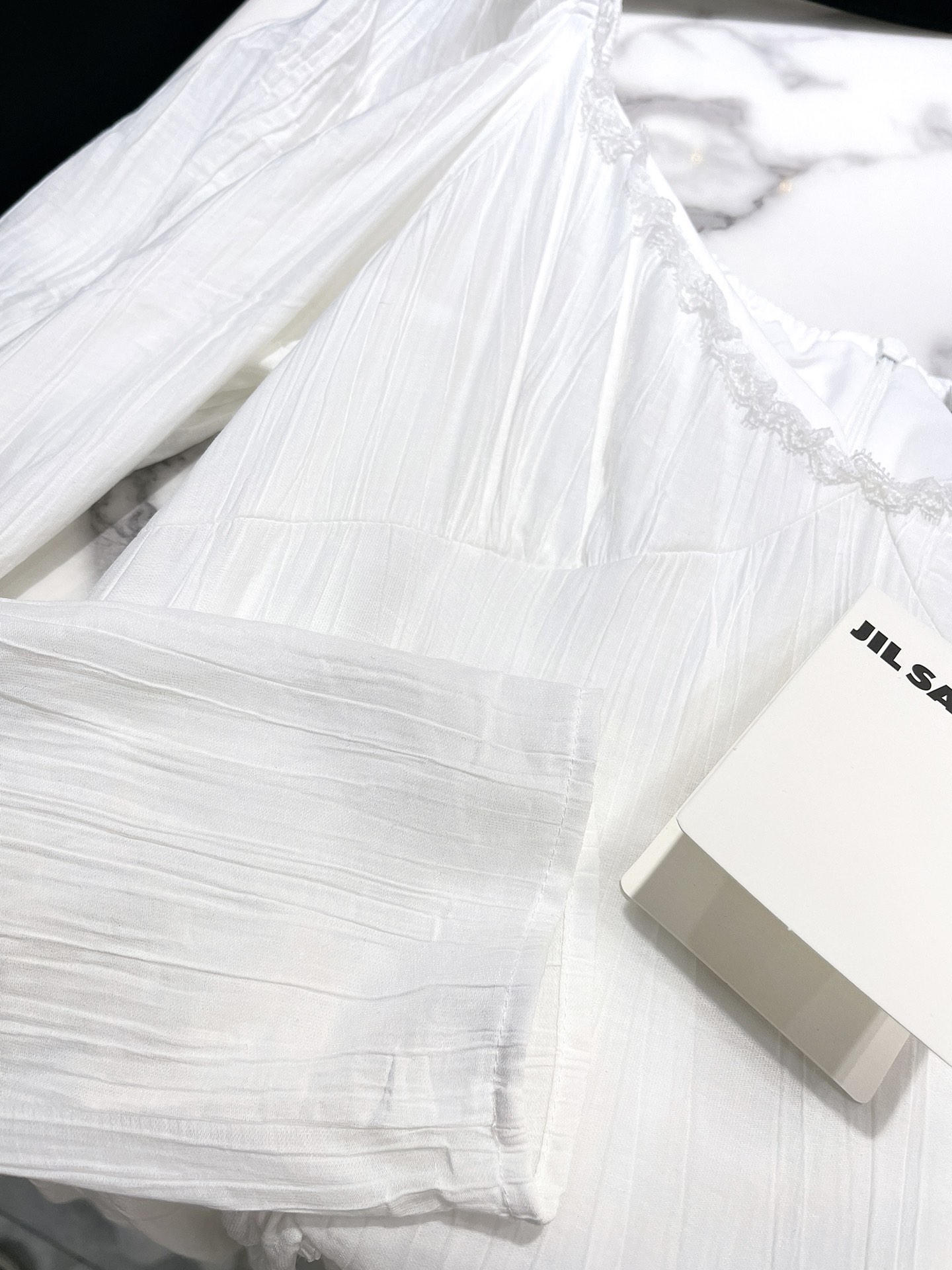 P690 One-Size-Fits-All Dress: Sweet Design with Retro Details in Precious White - 图片 5