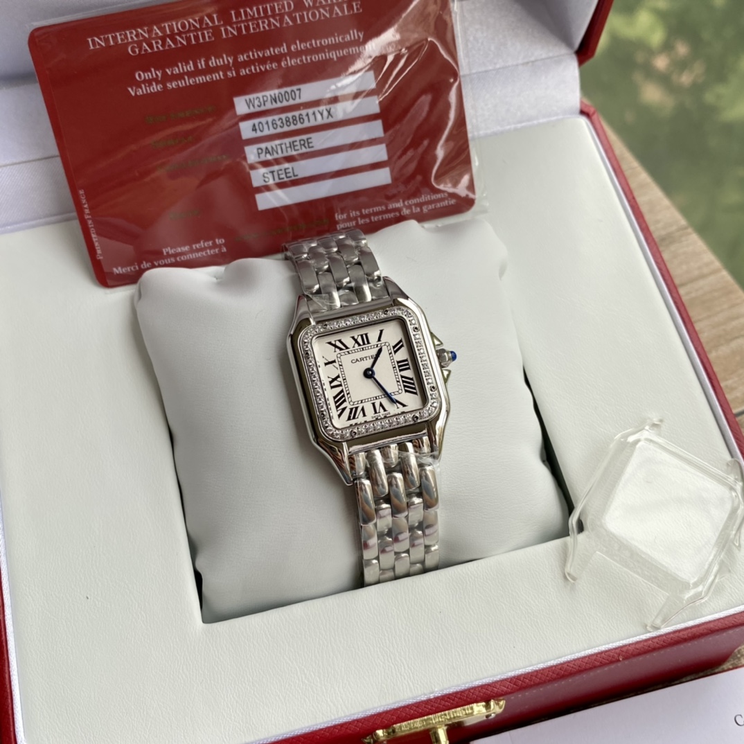 Lote Todos los accesorios se pueden cambiar por repuestos originales, de todos modos, el reloj Panthère de Ca…