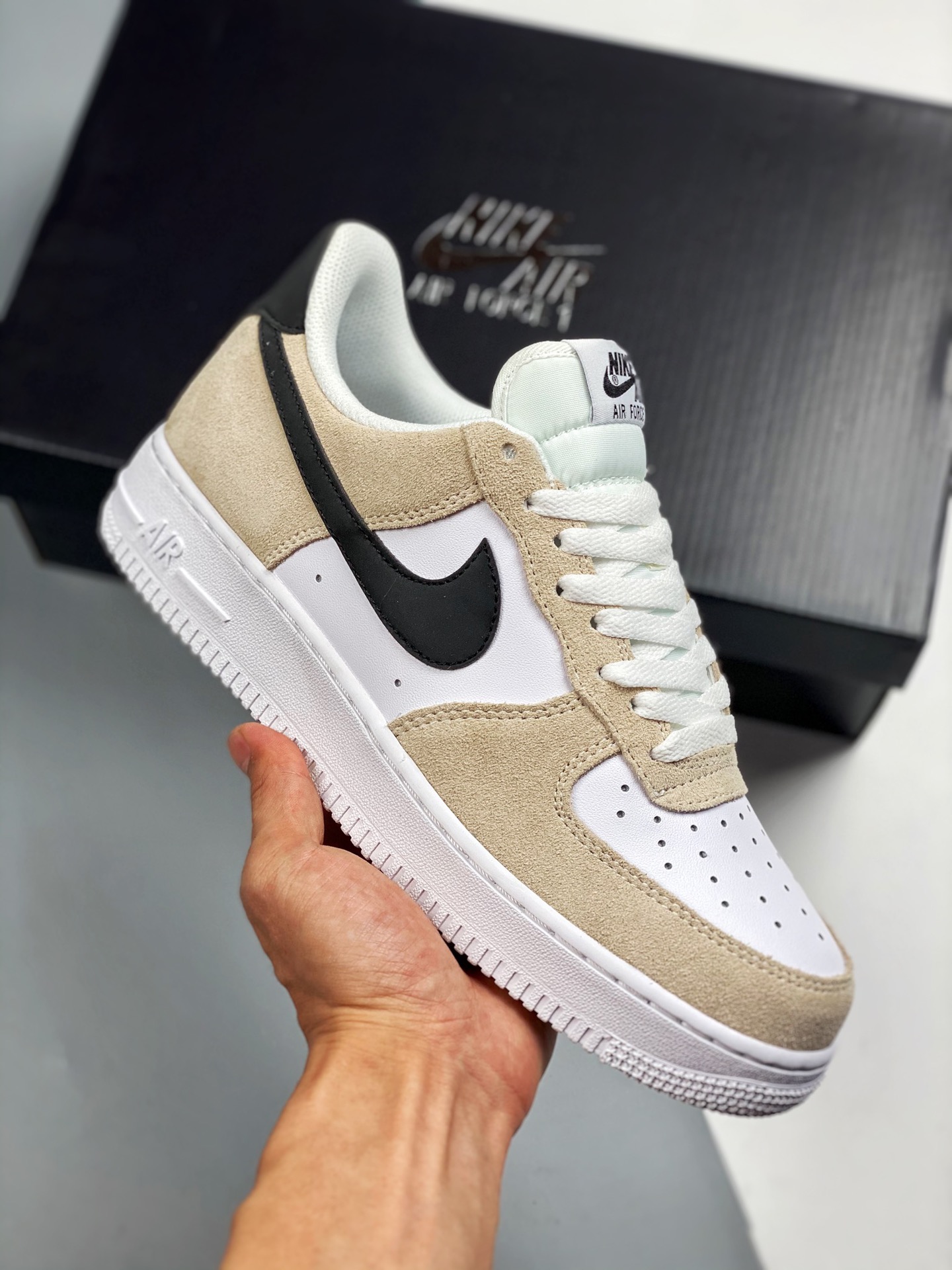 Air Force 1 '07 blanco crema con swoosh negro, horma original, cartón original, estilo puro de Air Force, enfocado en e…