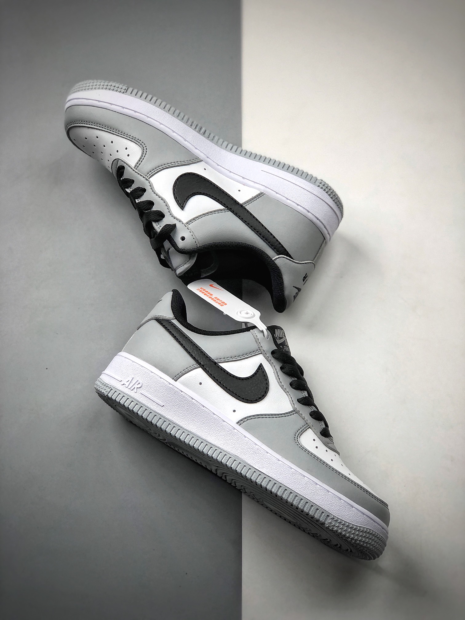 240 NIKE FORCE空军一号运动休闲板鞋 CN6403-105