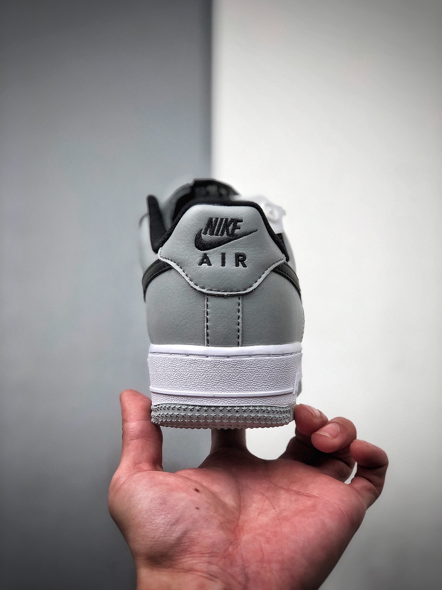 240 NIKE FORCE空军一号运动休闲板鞋 CN6403-105