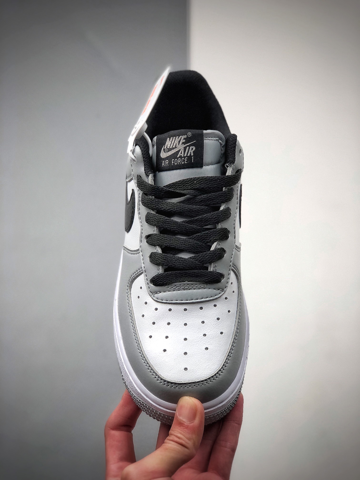 240 NIKE FORCE空军一号运动休闲板鞋 CN6403-105