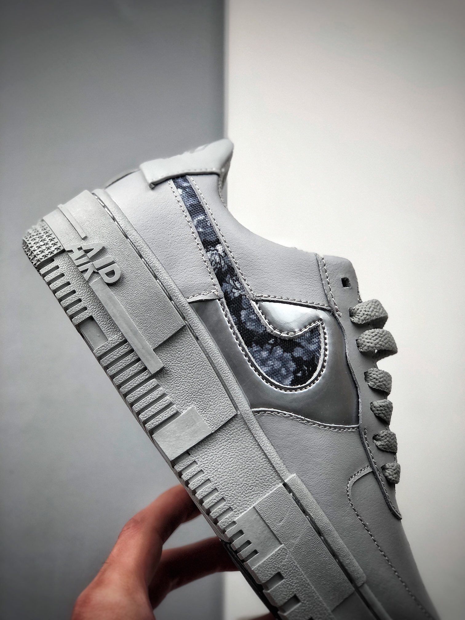 200 NIKE FORCE空军一号运动休闲板鞋 CV8481-102