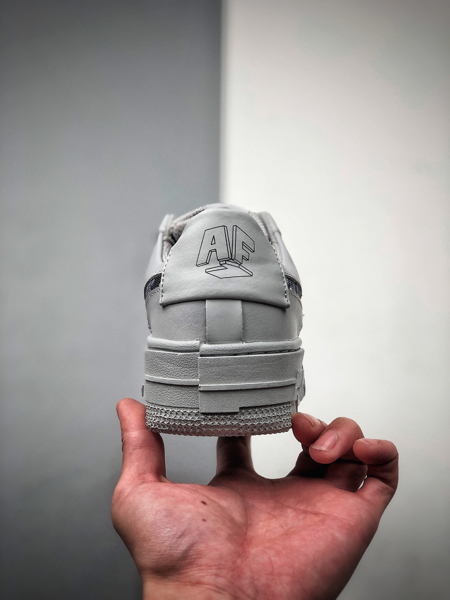 200 NIKE FORCE空军一号运动休闲板鞋 CV8481-102