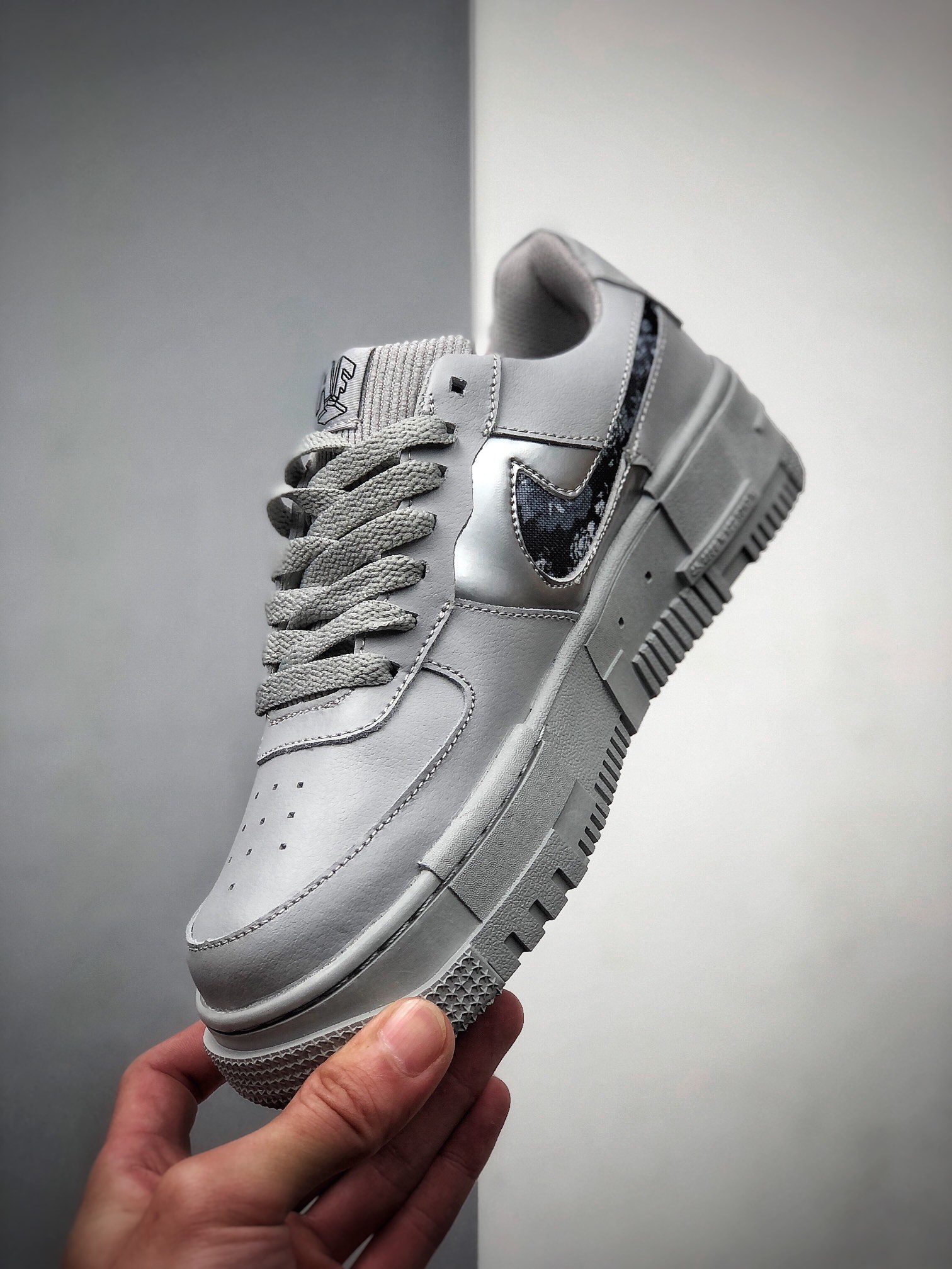 200 NIKE FORCE空军一号运动休闲板鞋 CV8481-102