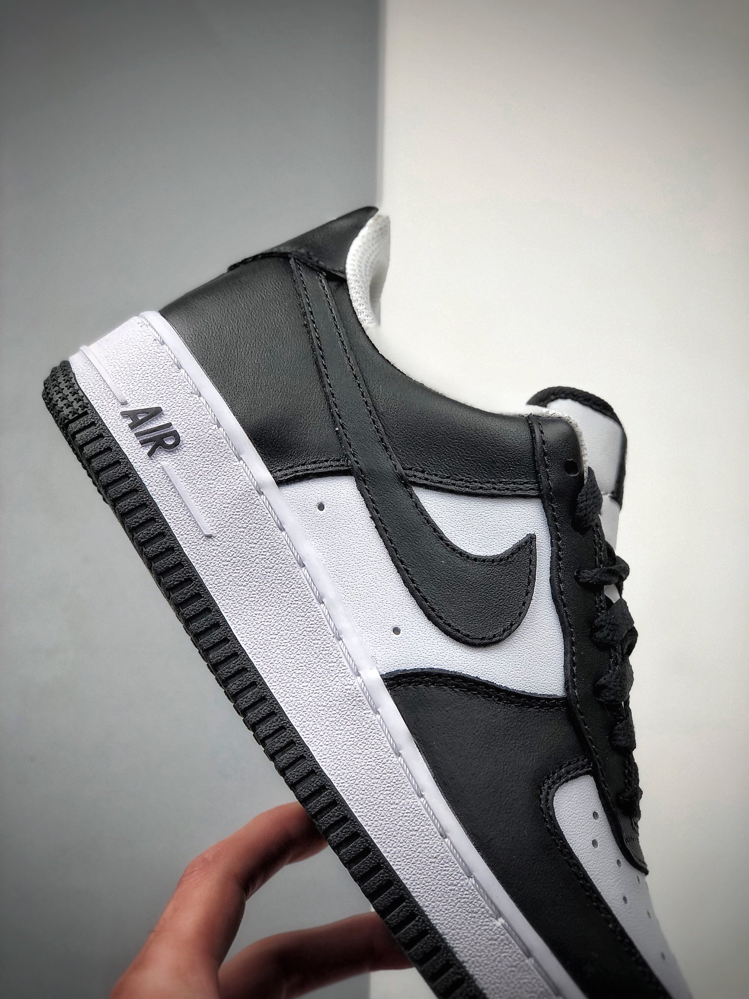 220 NIKE FORCE空军一号运动休闲板鞋 AA1391-100