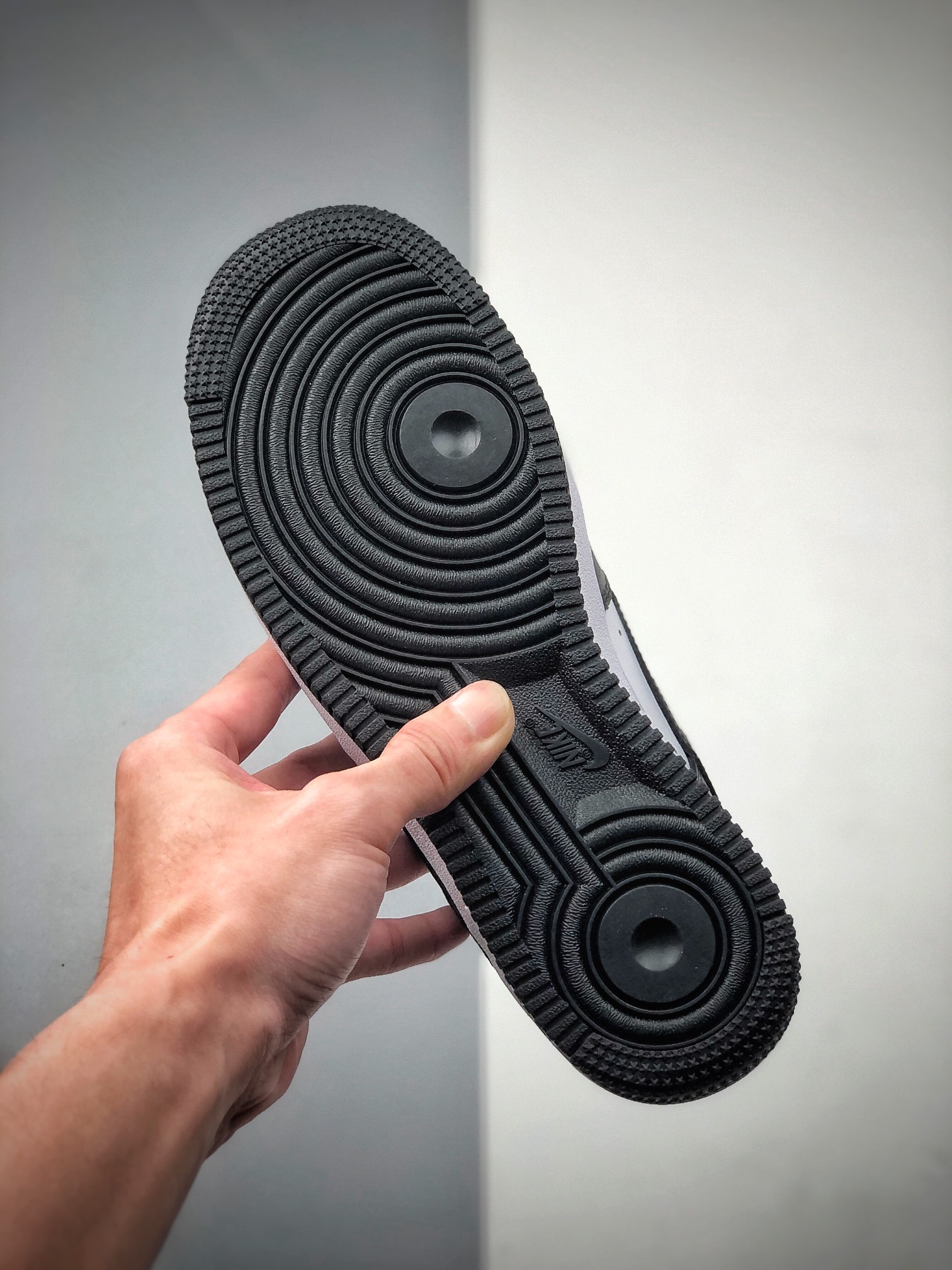 220 NIKE FORCE空军一号运动休闲板鞋 AA1391-100