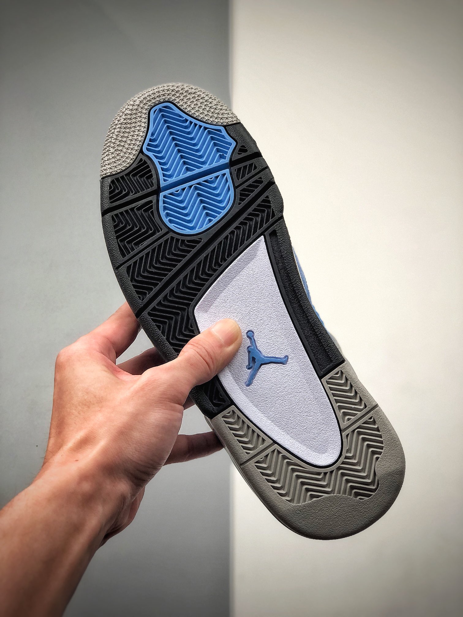 480  AJ4 University Blue  大学蓝 CT8527-400