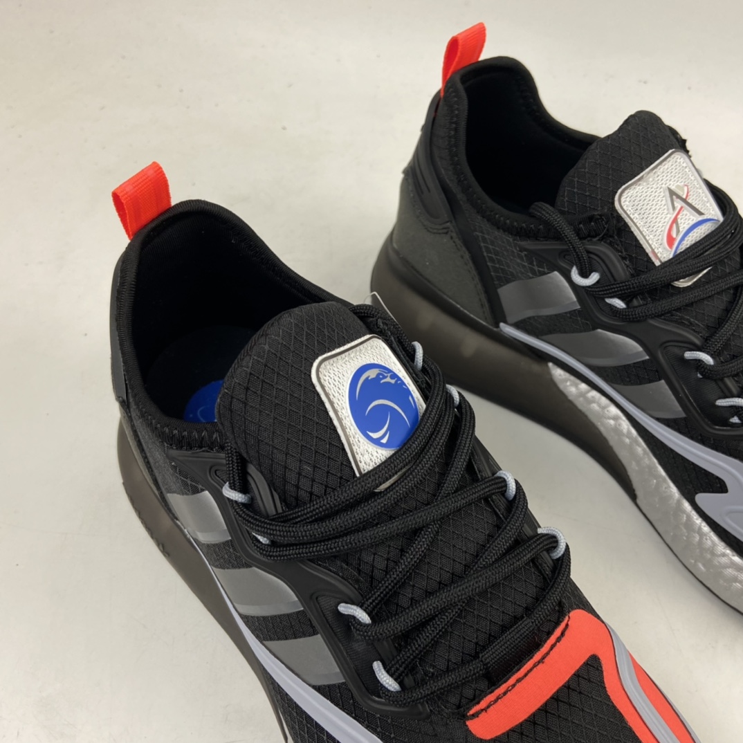 240 Ad ZX 2K Boost 网纱针织呼吸面套脚休闲运动慢跑鞋 FY5724